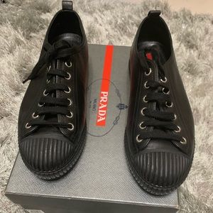 AUTHENTIC BLACK PRADA SNEAKERS!!!!! SIZE 7